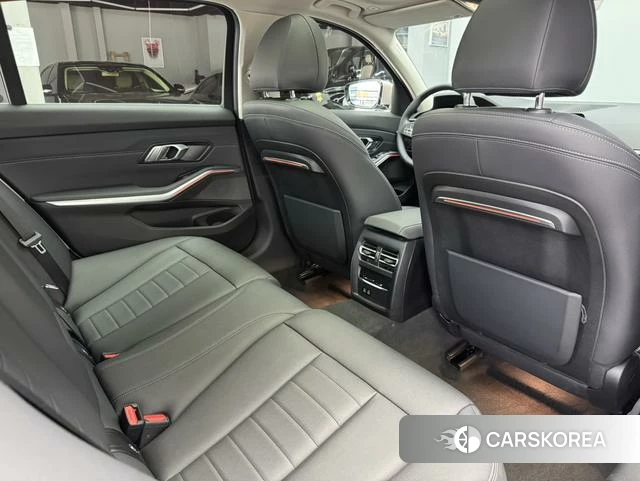 BMW 3 series id 4208519 из Китая 3