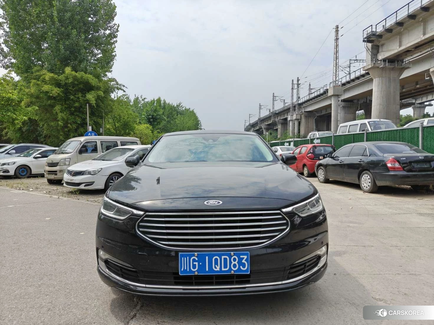 Ford Taurus 2019 Черный из Китая, фото 3