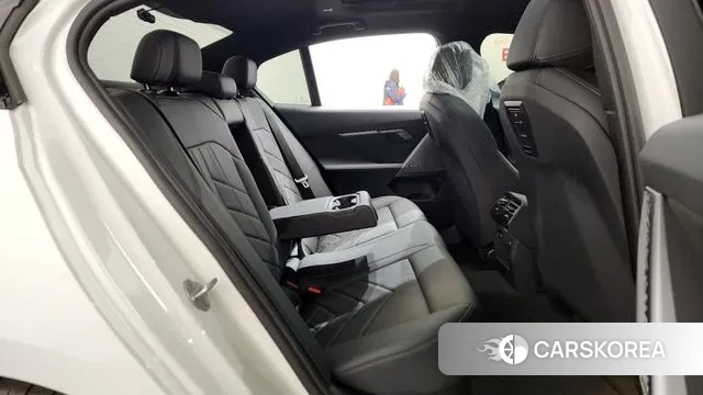 BMW 5 Series (G60) 2025 Белый из Кореи, фото 3