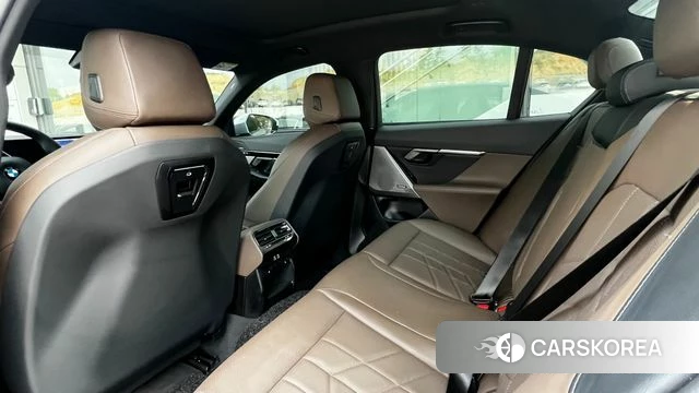 BMW 5 Series (G60) 2024 Светло-серебряный цвет из Кореи, фото 3