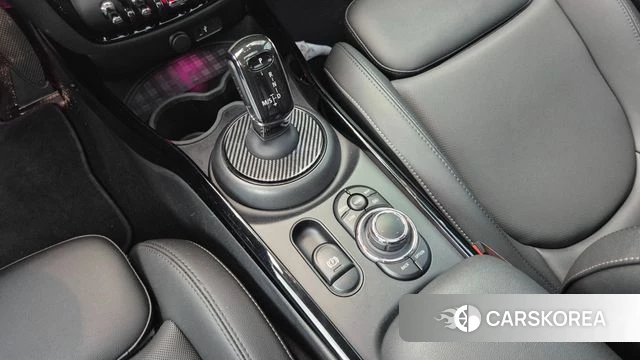 Mini Cooper S Clubman 2023 Красный из Кореи, фото 3