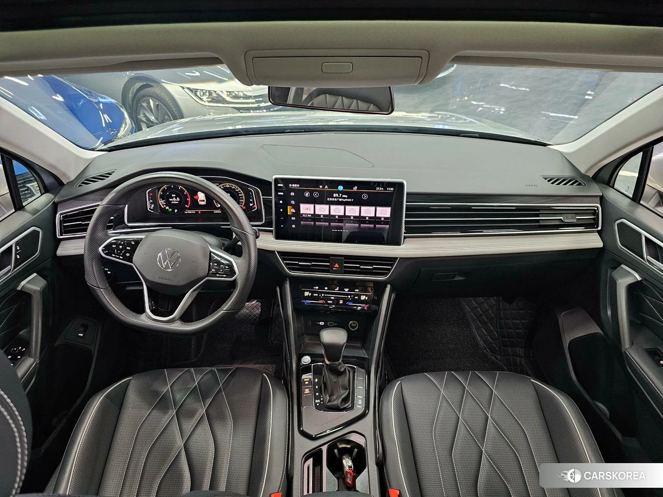 Volkswagen Tiguan L 2022 Шампань из Китая, фото 3