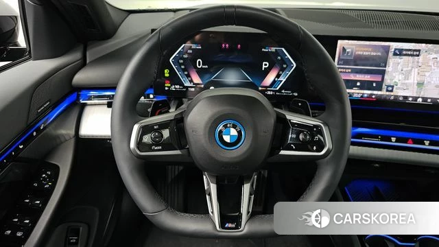 BMW 5 Series (G60) 2025 Черный из Кореи, фото 3