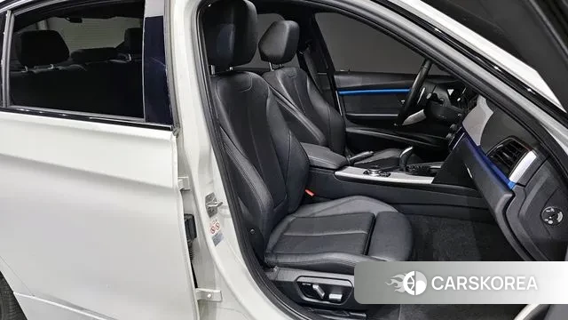 BMW 3 Series (F30) 2018 Белый из Кореи, фото 3