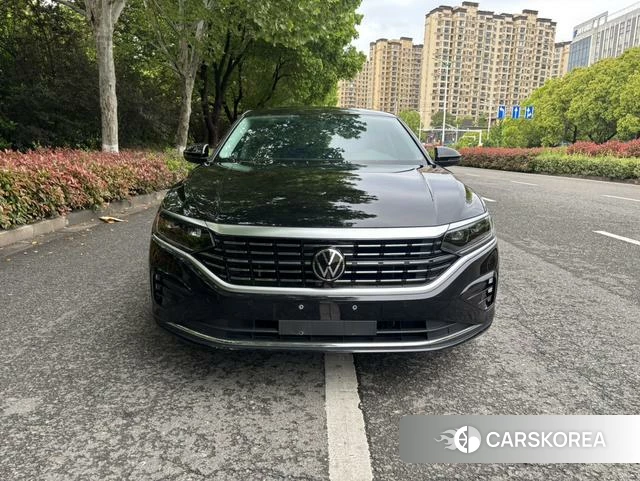 Volkswagen Passat 2022 Черный из Китая, фото 3