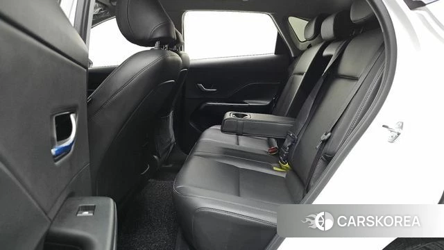 Hyundai Kona (SX2) 2023 Белый из Кореи, фото 3