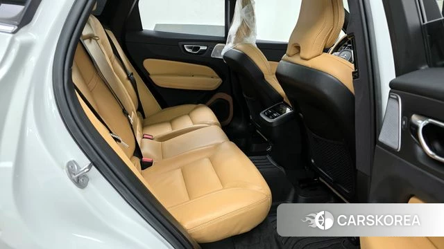 Volvo XC60 second Generation 2022 Белый из Кореи, фото 3