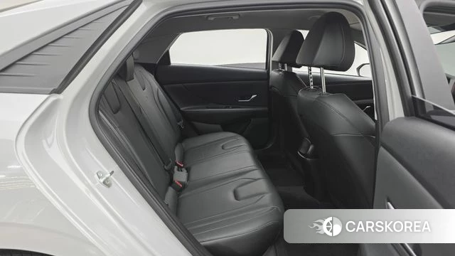 Hyundai Avante (CN7) 2020 Серебристо-серый из Кореи, фото 3