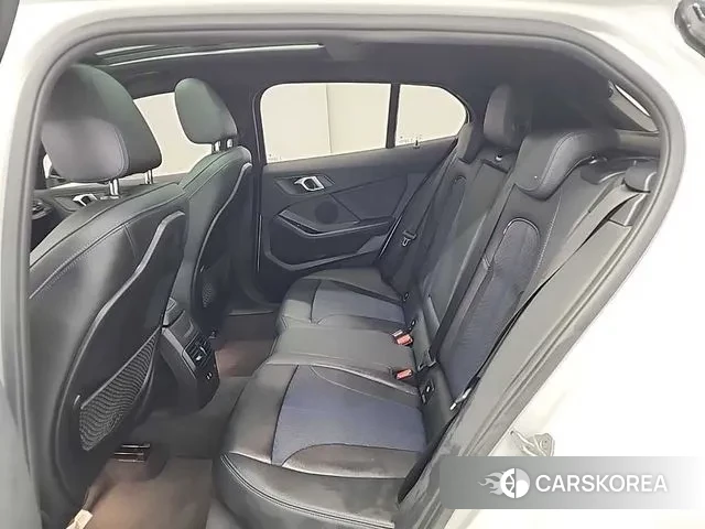 BMW 1 Series (F40) 2023 Белый из Кореи, фото 3