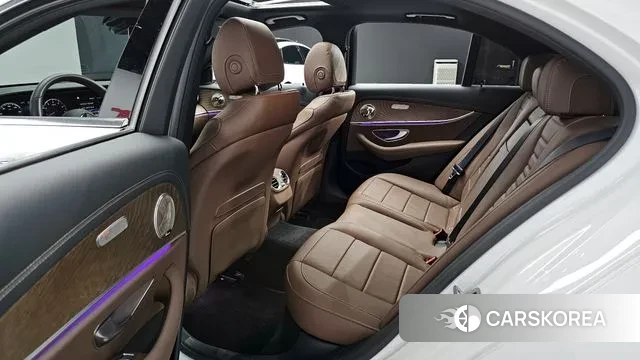 Mercedes-Benz E-Class W213 2022 Белый из Кореи, фото 3