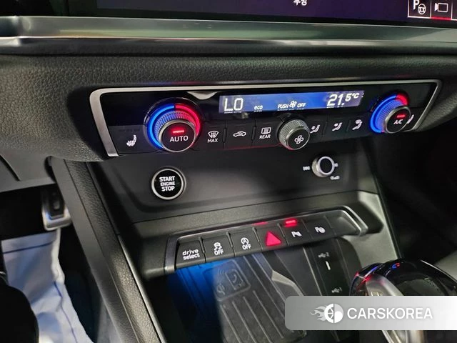 Audi Q3 (F3) 2022 Белый из Кореи, фото 3