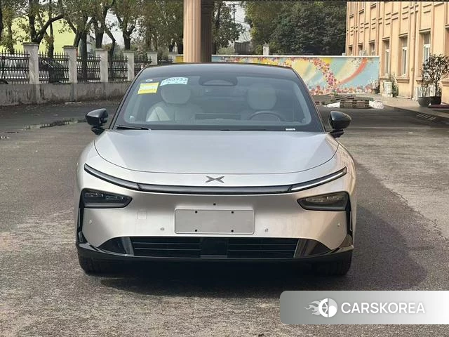 Xiaopeng Motors Xiaopeng P7+ 2026 Серебристо-серый из Китая, фото 3
