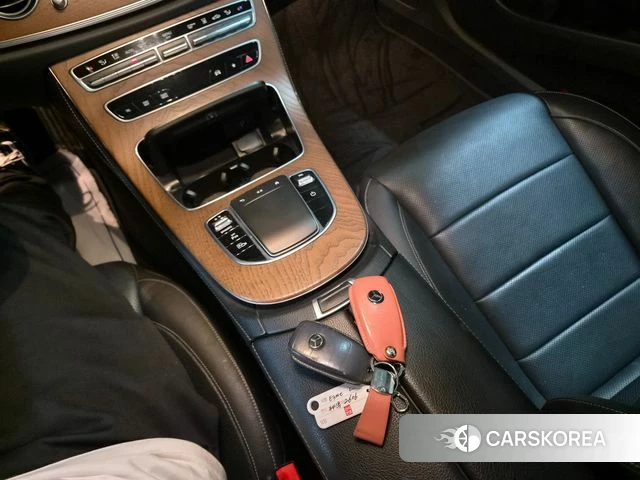 Mercedes-Benz E-Class W213 2021 Серый из Кореи, фото 3