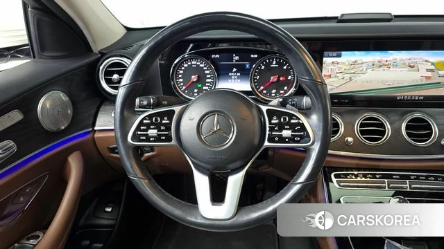 Mercedes-Benz E-Class W213 2018 Белый из Кореи, фото 3