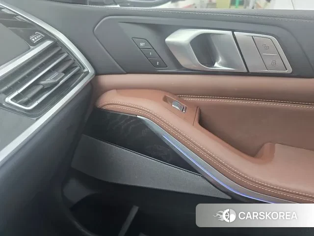 BMW X7 (G07) 2021 Белый из Кореи, фото 3