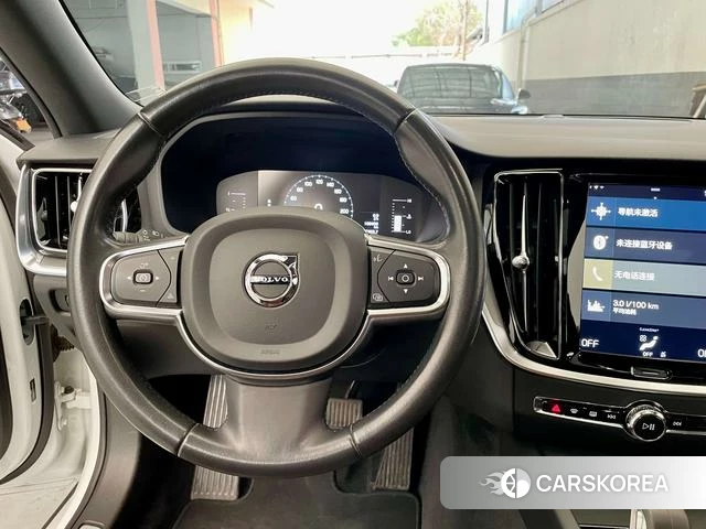 Volvo S60 2022 Белый из Китая, фото 3