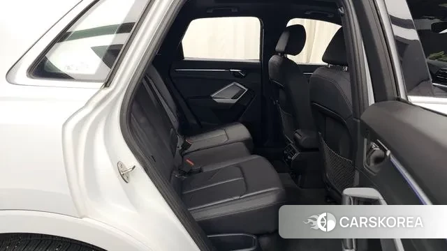 Audi Q3 (F3) 2023 Белый из Кореи, фото 3