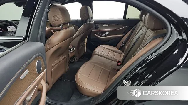 Mercedes-Benz E-Class W213 2022 Черный из Кореи, фото 3