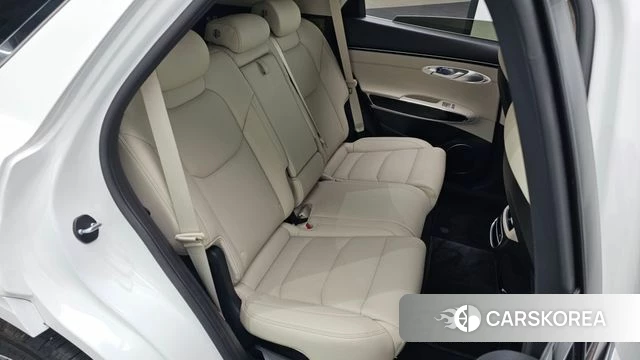 Genesis GV70 2023 Белый из Кореи, фото 3