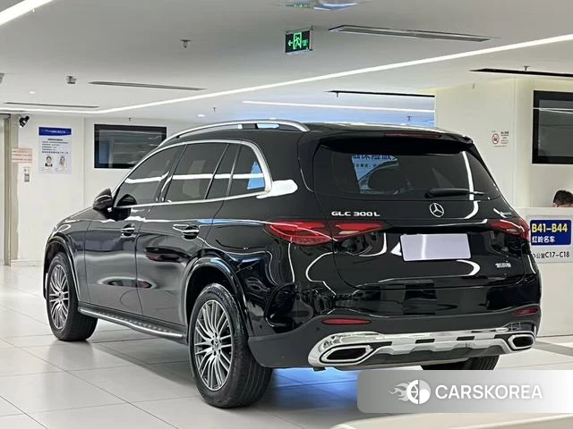 Mercedes-Benz GLC 2024 Черный из Китая, фото 3