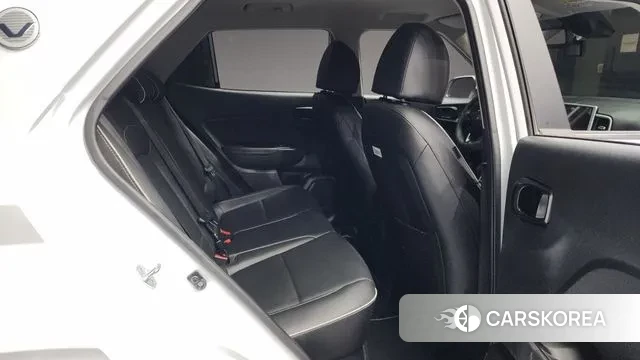 Hyundai Venue 2023 Белый из Кореи, фото 3