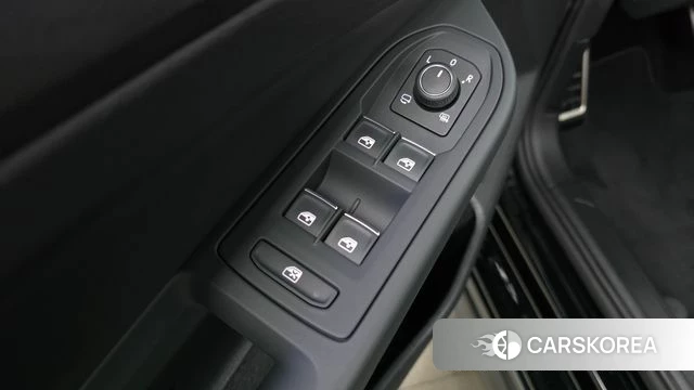 Volkswagen Golf 8th Generation 2024 Черный из Кореи, фото 3
