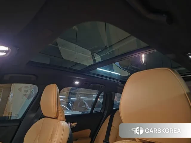 Volvo V60 Cross-Country 2nd Generation 2022 Белый из Кореи, фото 3