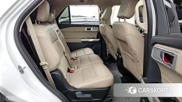 Ford Explorer 6th Generation 2022 Белый из Кореи, фото 3