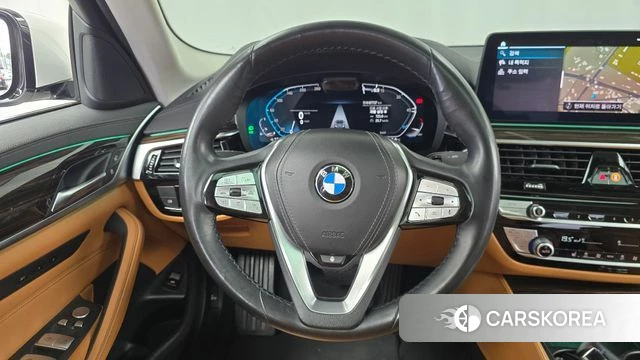BMW 5 Series (G30) 2021 Белый из Кореи, фото 3