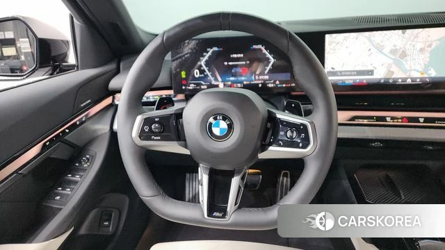 BMW 5 Series (G60) 2025 Черный из Кореи, фото 3