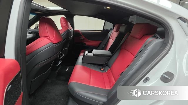 Lexus ES300h 7th generation 2021 Белый из Кореи, фото 3