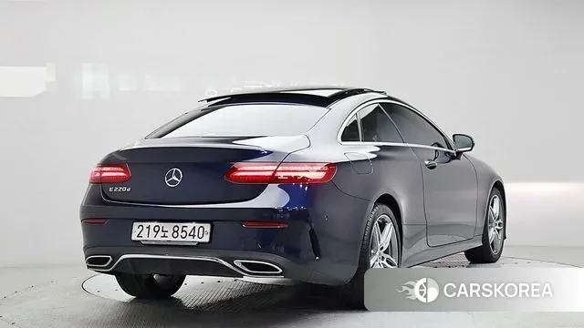 Mercedes-Benz E-Class W213 2018 Синий из Кореи, фото 3