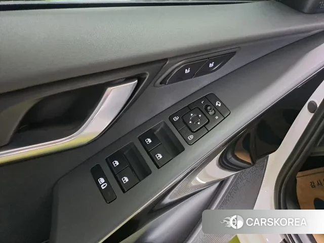 Kia Di Ol Nu Niro 2023 Белый из Кореи, фото 3