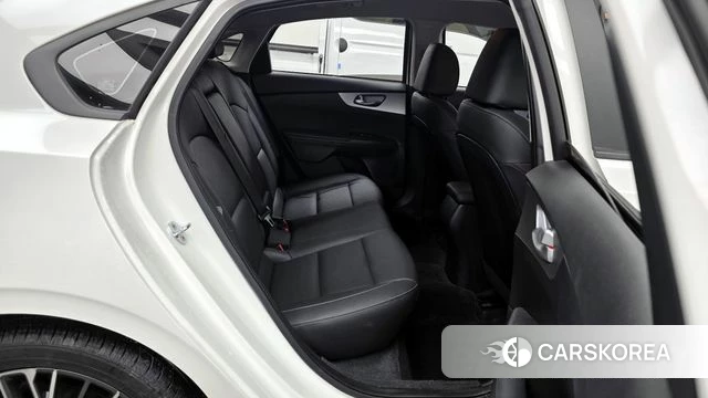 Kia The New K3 2nd generation 2022 Белый из Кореи, фото 3