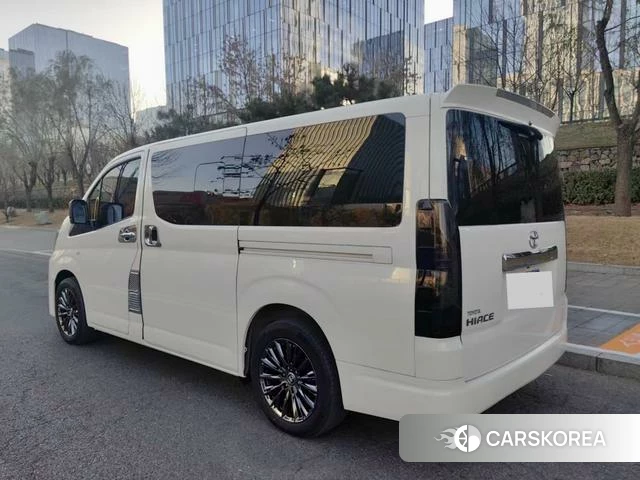 Toyota Hiace 2024 Белый из Китая, фото 3