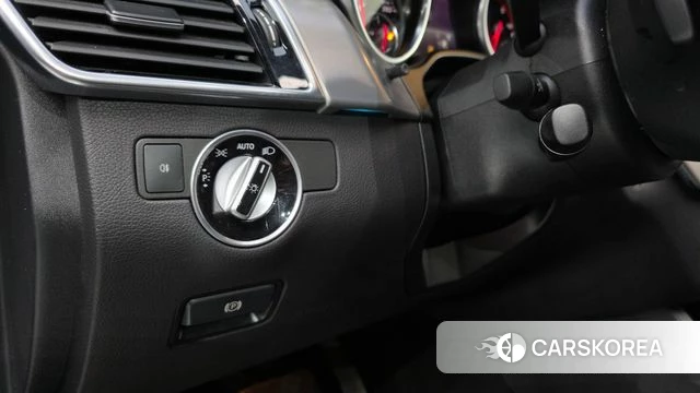 Mercedes-Benz GLE - Class W166 2018 Серебристо-серый из Кореи, фото 3