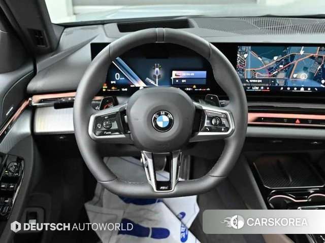 BMW 5 Series (G60) 2025 Светло-серебряный цвет из Кореи, фото 3
