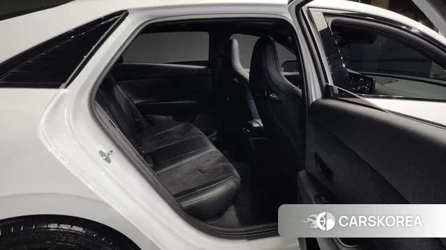 Hyundai The New Avante (CN7) 2023 Белый из Кореи, фото 3