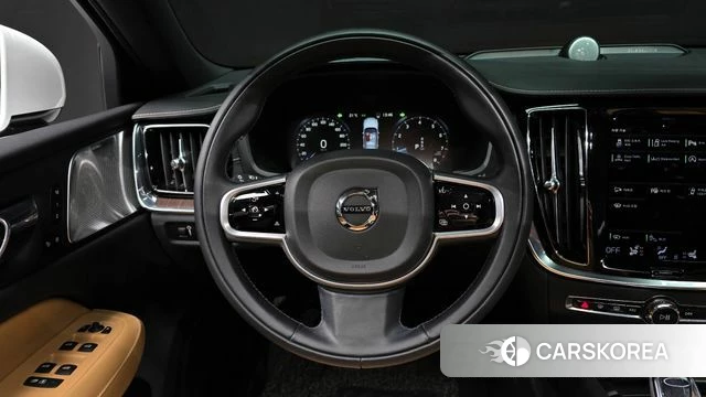 Volvo S60 3rd generation 2021 Белый из Кореи, фото 3