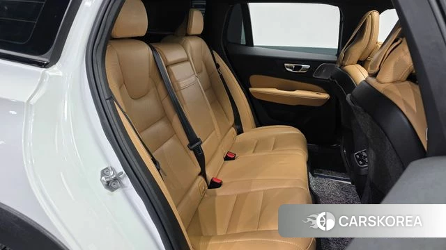 Volvo V60 Cross-Country 2nd Generation 2019 Белый из Кореи, фото 3