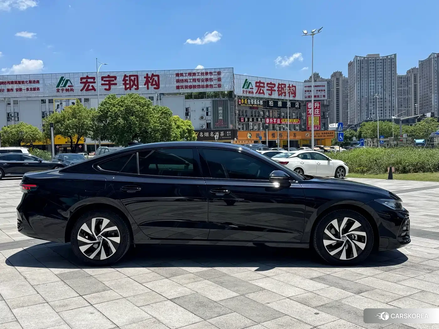 Volkswagen Passat 2025 Черный из Китая, фото 3