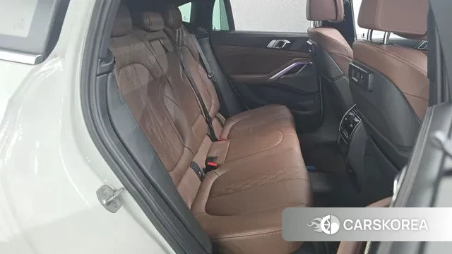 BMW X6 (G06) 2023 Белый из Кореи, фото 3