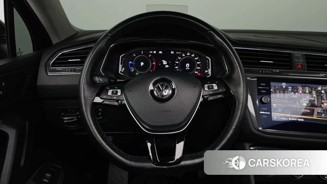 Volkswagen Tiguan Allspace 2020 Черный из Кореи, фото 3