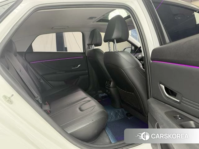 Hyundai Elantra 2023 Белый из Китая, фото 3