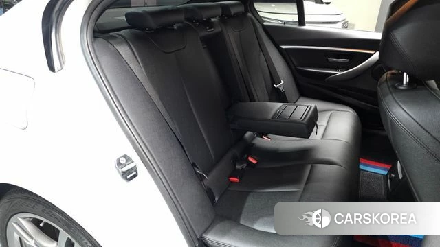 BMW 3 Series (F30) 2018 Белый из Кореи, фото 3