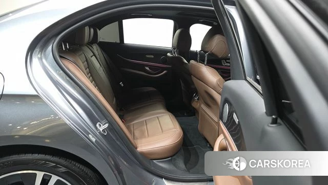 Mercedes-Benz E-Class W213 2022 Серый из Кореи, фото 3