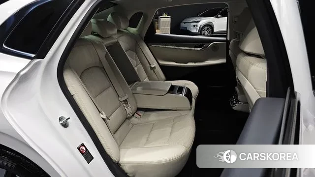 Hyundai The New Grandeur IG Hybrid 2021 Белый из Кореи, фото 3