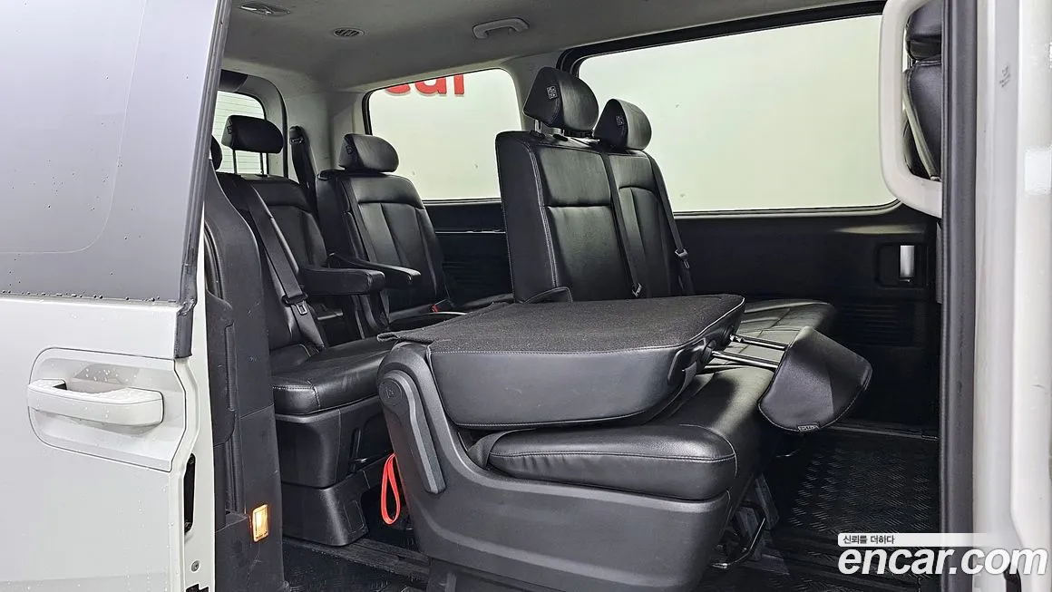 Hyundai Staria 2021 Белый из Кореи, фото 3