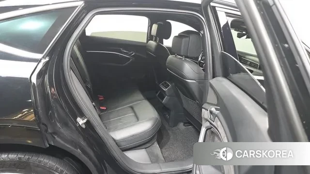 Audi e-Tron 2021 Черный из Кореи, фото 3