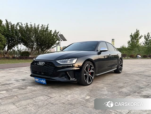 Audi S4 2023 Черный из Китая, фото 3